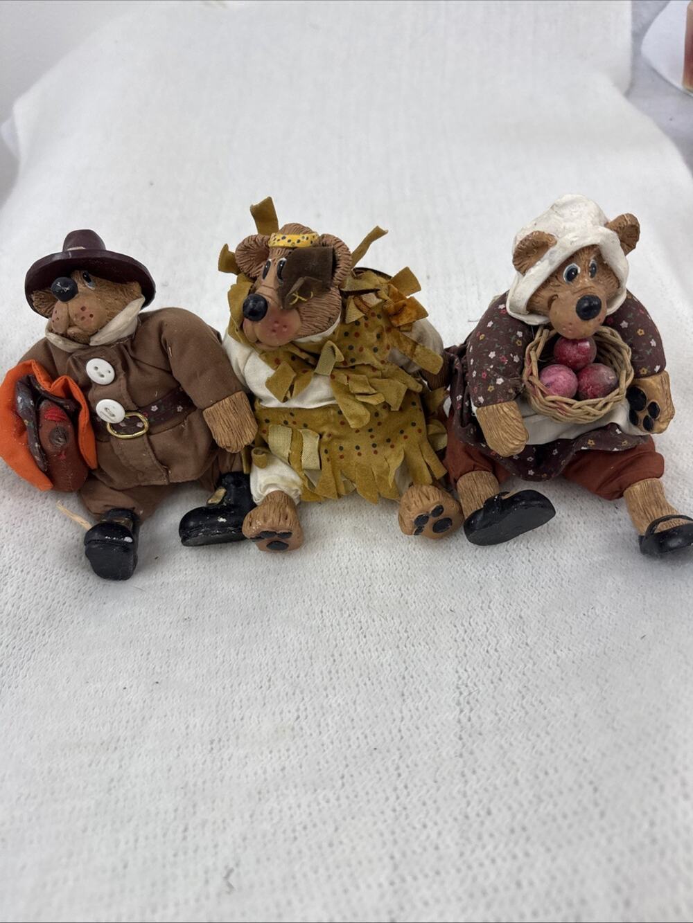 Russ Kathleen Kelly Thanksgiving Pilgrim Bears Joshua Josette Little Feather 3